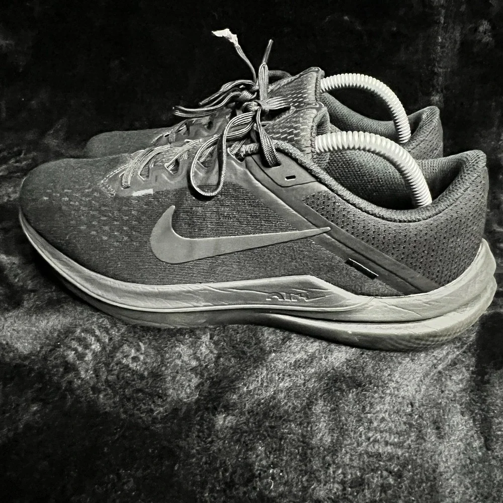 Nike Air Zoom Winflo 10 DV4023-001 Womens US 10‎ Running Shoes Black Sneakers